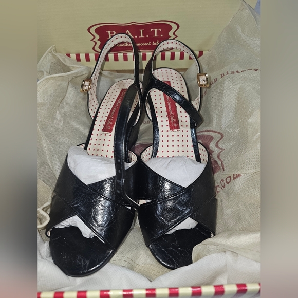 B.A.I.T. Black Wedge Shoe - Picture 7 of 7